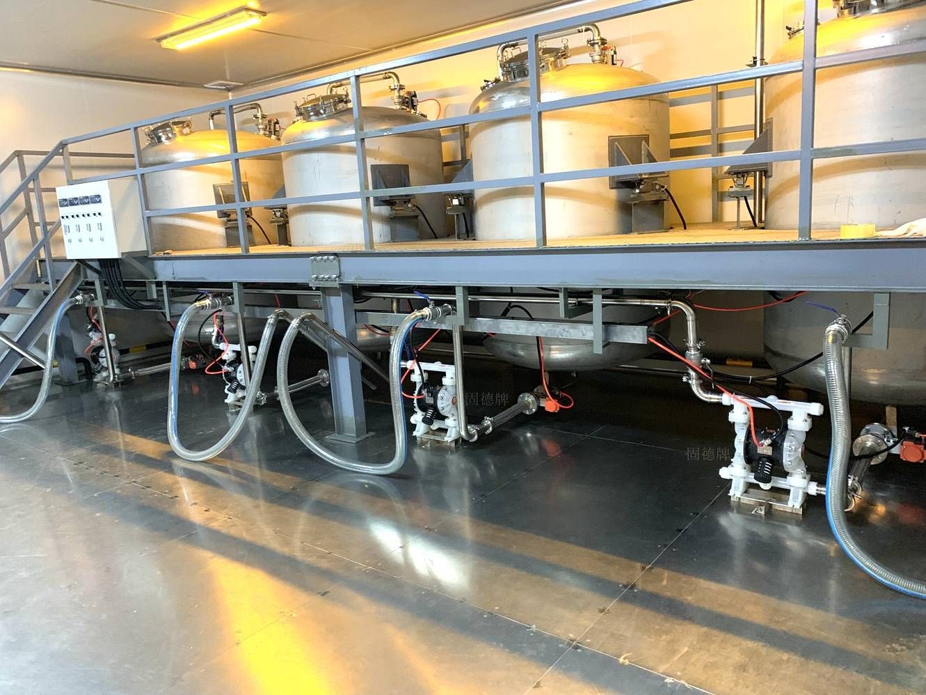 鋰電池客戶來廠里考察，回去后把生產(chǎn)車間的泵全換了......
